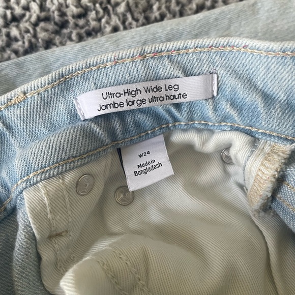 Calvin Klein Ultra-High Wide Leg Jeans - Picture 3 of 4